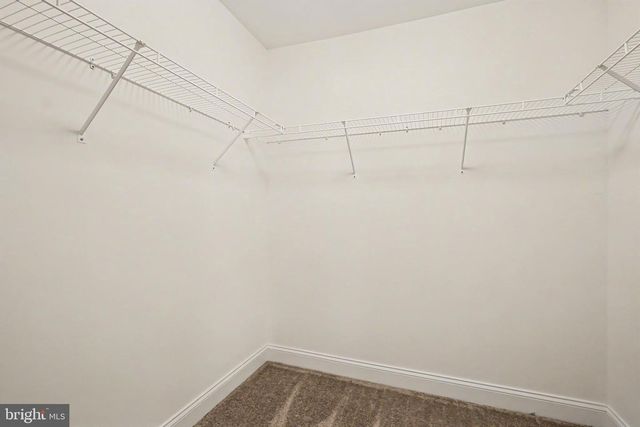 8 ARROWHEAD DR, Elizabethtown, PA 17022