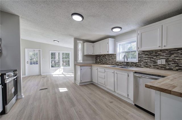 137 Wendy Hill Road SE, Calhoun, GA 30701