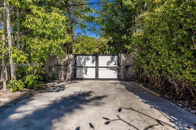 1109 NE 89th St, Miami, FL 33138