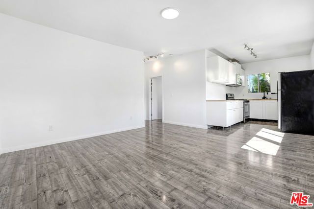 4870 W Adams Boulevard, Los Angeles, CA 90016