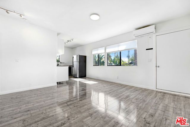 4870 W Adams Boulevard, Los Angeles, CA 90016