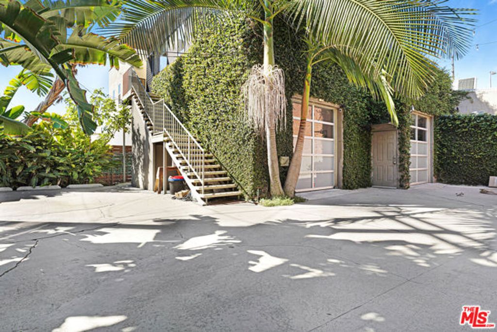 4870 W Adams Boulevard, Los Angeles, CA 90016