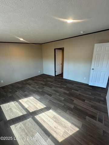 104 N Center St, Irvington, KY 40146