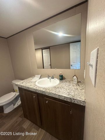 104 N Center St, Irvington, KY 40146