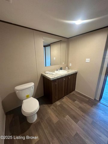 104 N Center St, Irvington, KY 40146