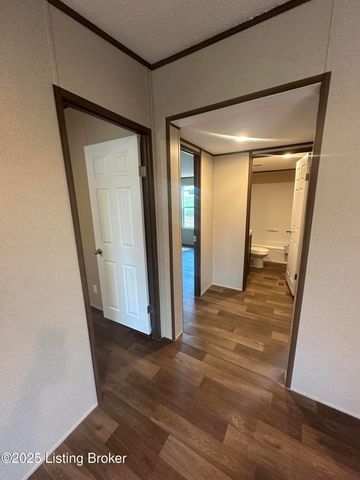 104 N Center St, Irvington, KY 40146