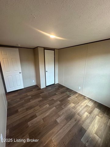 104 N Center St, Irvington, KY 40146