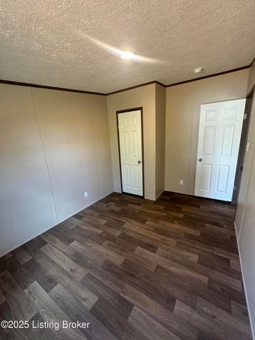 104 N Center St, Irvington, KY 40146