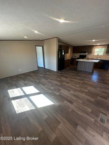 104 N Center St, Irvington, KY 40146