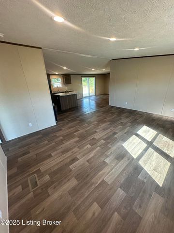 104 N Center St, Irvington, KY 40146