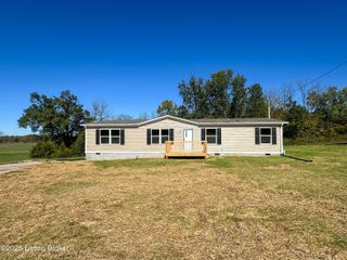 104 N Center St, Irvington, KY 40146