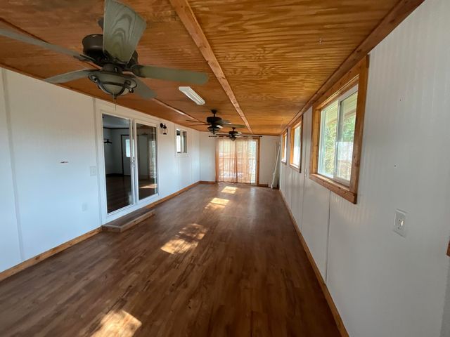 1502 Boat Dock Road, Somerset, KY 42501