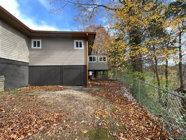 1502 Boat Dock Road, Somerset, KY 42501