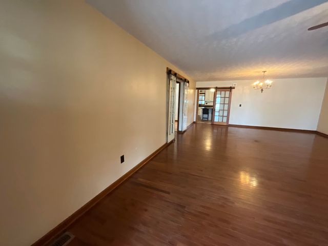 1502 Boat Dock Road, Somerset, KY 42501