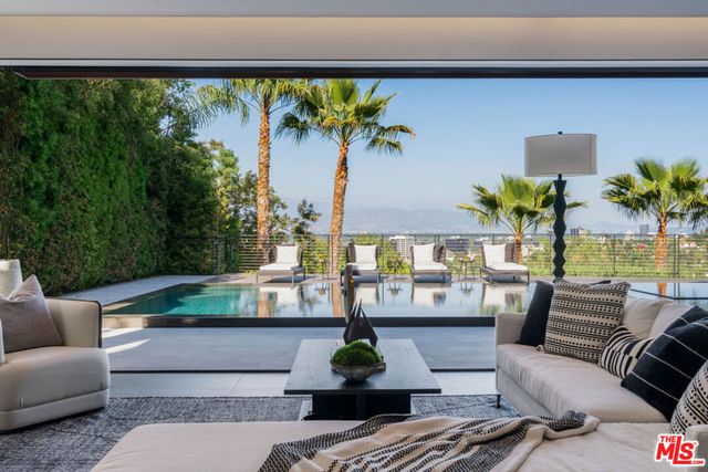 4540 Estrondo Drive, Encino, CA 91436