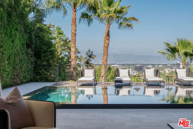 4540 Estrondo Drive, Encino, CA 91436