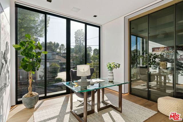4540 Estrondo Drive, Encino, CA 91436