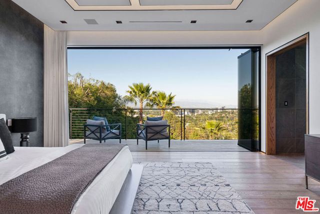 4540 Estrondo Drive, Encino, CA 91436
