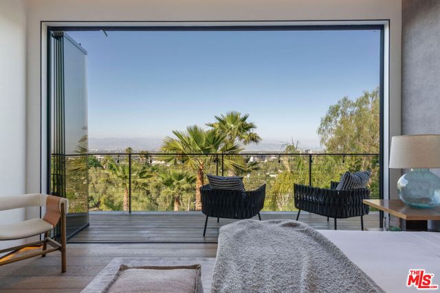 4540 Estrondo Drive, Encino, CA 91436