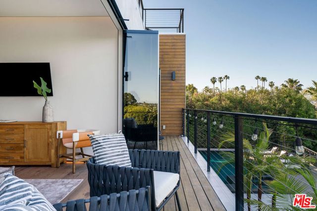 4540 Estrondo Drive, Encino, CA 91436