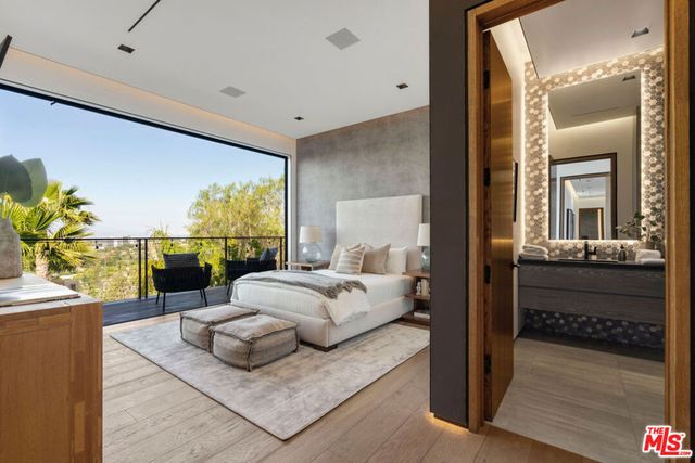 4540 Estrondo Drive, Encino, CA 91436