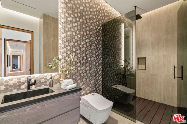 4540 Estrondo Drive, Encino, CA 91436