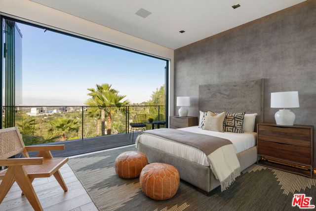 4540 Estrondo Drive, Encino, CA 91436
