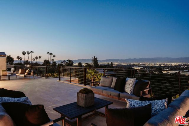 4540 Estrondo Drive, Encino, CA 91436