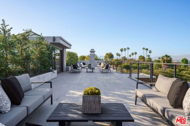 4540 Estrondo Drive, Encino, CA 91436