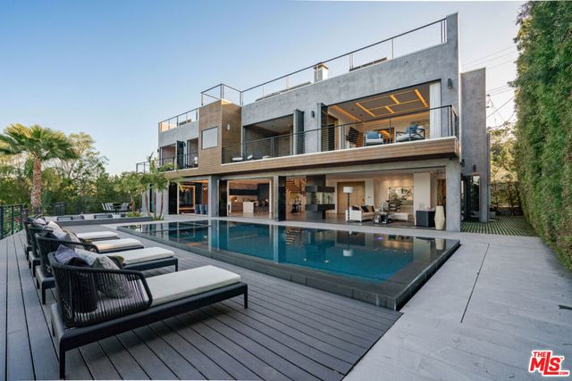4540 Estrondo Drive, Encino, CA 91436