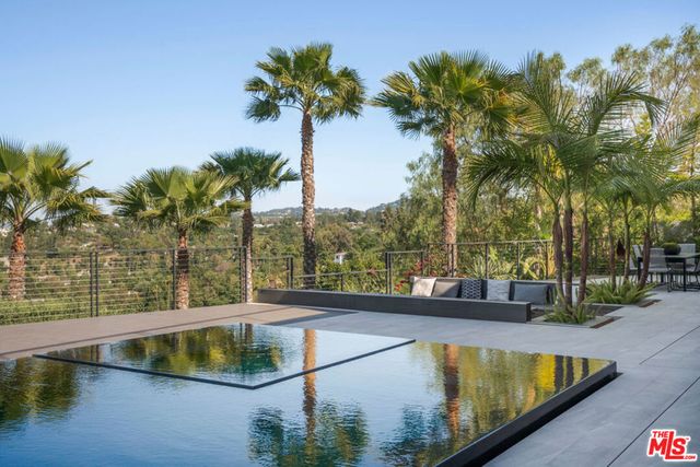 4540 Estrondo Drive, Encino, CA 91436