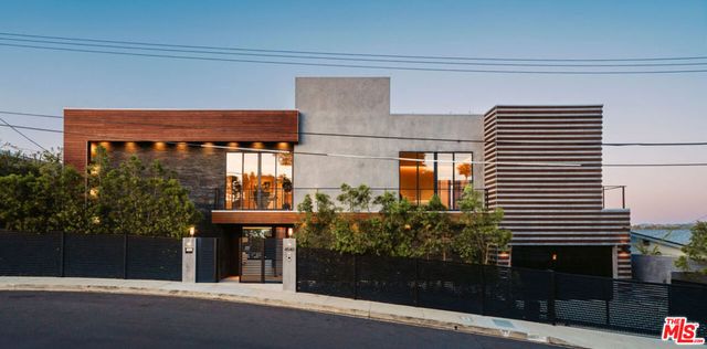 4540 Estrondo Drive, Encino, CA 91436