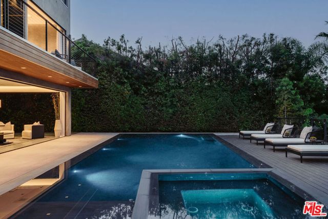 4540 Estrondo Drive, Encino, CA 91436