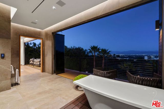 4540 Estrondo Drive, Encino, CA 91436