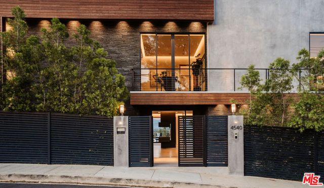 4540 Estrondo Drive, Encino, CA 91436