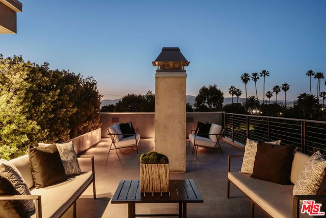 4540 Estrondo Drive, Encino, CA 91436