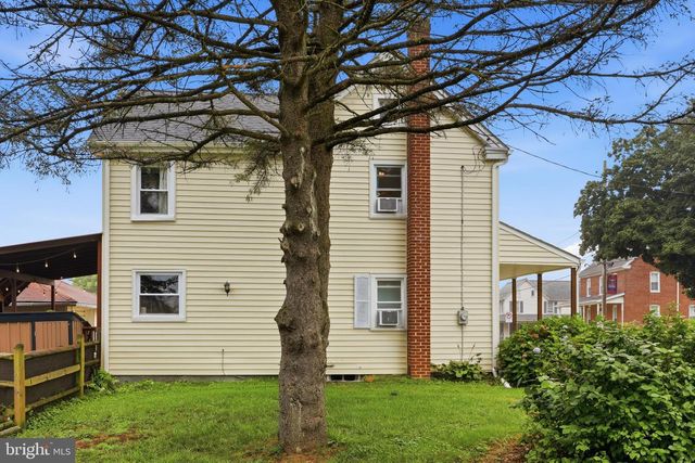 6 CHURCH ST, Stewartstown, PA 17363