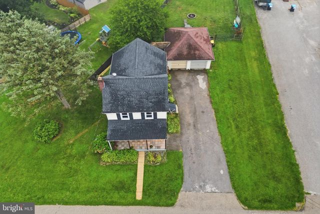 6 CHURCH ST, Stewartstown, PA 17363