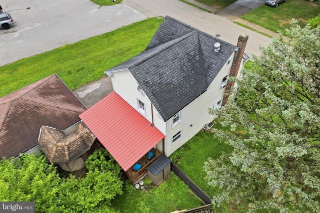 6 CHURCH ST, Stewartstown, PA 17363