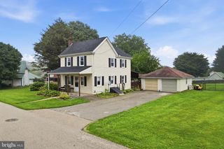 6 CHURCH ST, Stewartstown, PA 17363