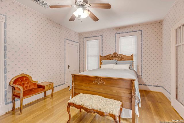 1201 10th Street, Hondo, TX 78861