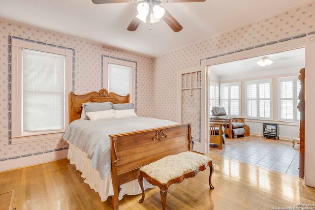 1201 10th Street, Hondo, TX 78861