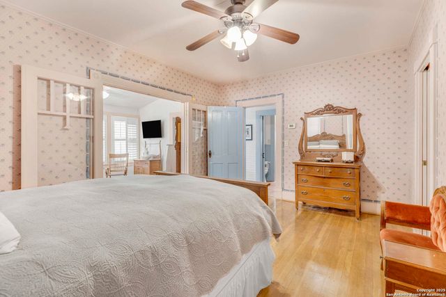 1201 10th Street, Hondo, TX 78861