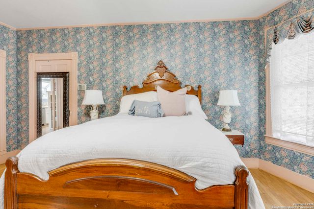 1201 10th Street, Hondo, TX 78861