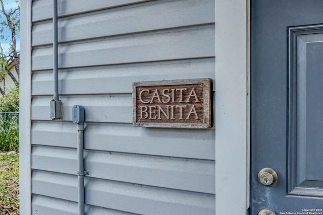 1201 10th Street, Hondo, TX 78861