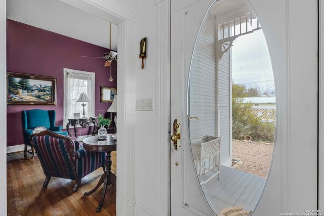 1201 10th Street, Hondo, TX 78861