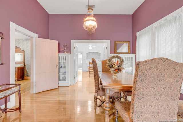 1201 10th Street, Hondo, TX 78861