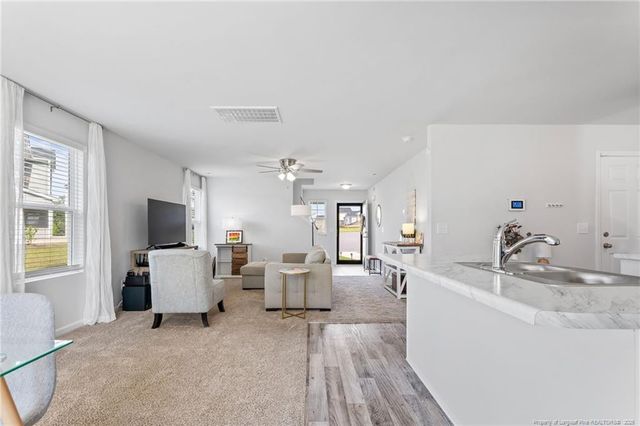 905 Sapphire Stone Lane, Hope Mills, NC 28348