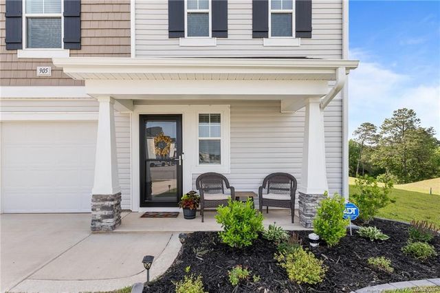 905 Sapphire Stone Lane, Hope Mills, NC 28348