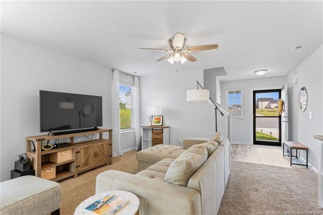 905 Sapphire Stone Lane, Hope Mills, NC 28348